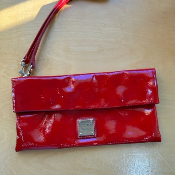 Stuart Weizman shoes and a doozy & Burke Matching bright red clutch - Picture 10 of 13